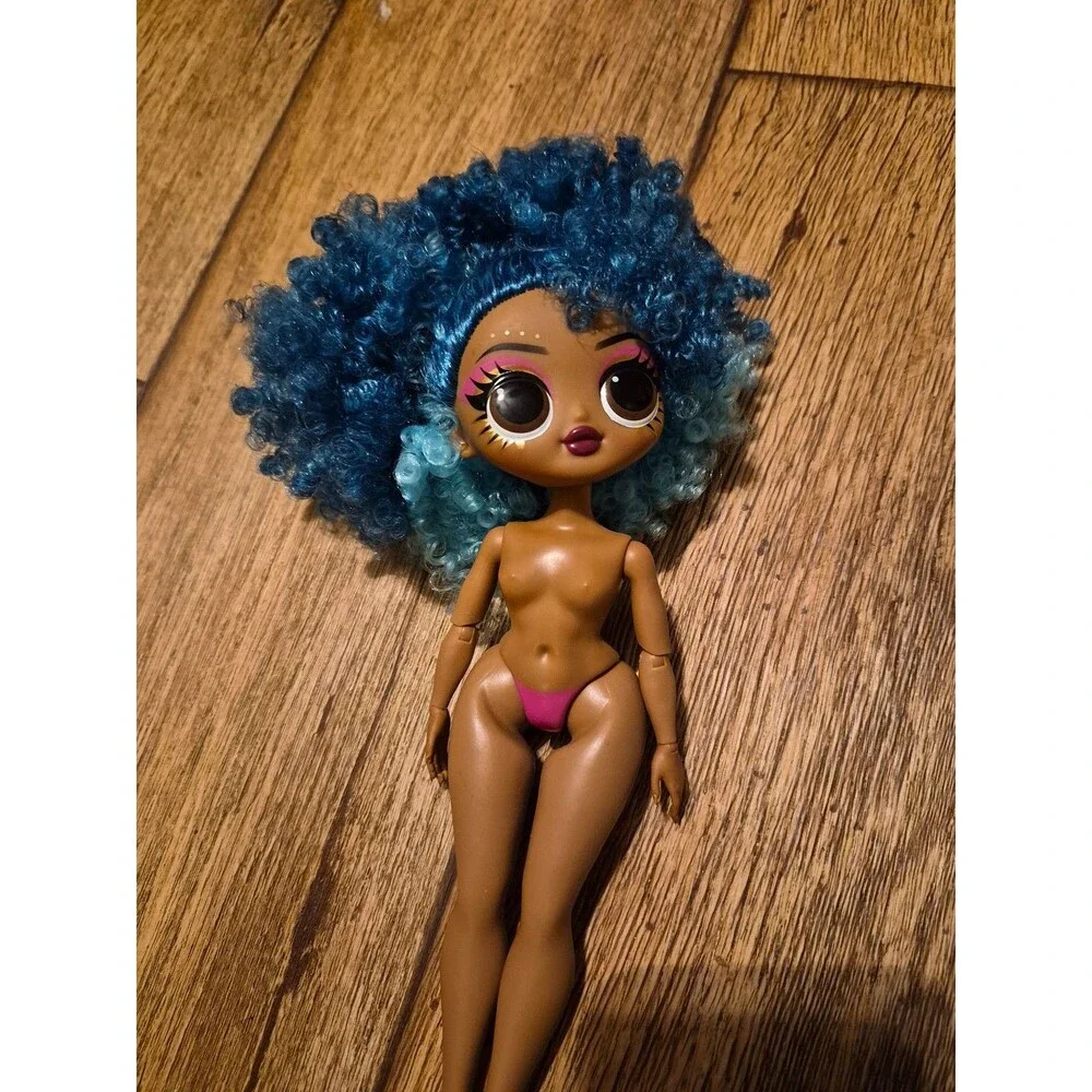L.O.L. Surprise! O.M.G. Fashion Doll Blue Curly Hair Articulated 10in